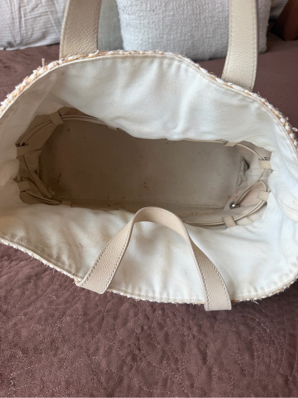 CHANEL Beige & Cream Tweed Chain-Handle Tote - Picture 4 of 8